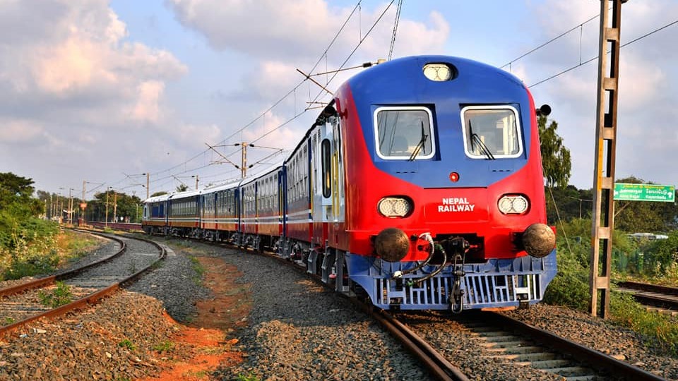 फेरि भारत नै लगियो नेपाल ल्याईएका रेल,अब नेपाल आउने हो टुंगो छैन