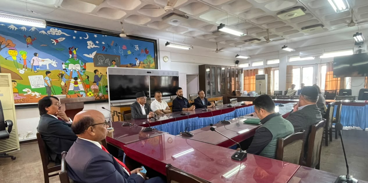सर्वदलीय बैठकमा गगन र प्रचण्डको आक्रोश- यस्तो बेलामा प्रधानमन्त्री ठालु भएर बस्ने हो ?