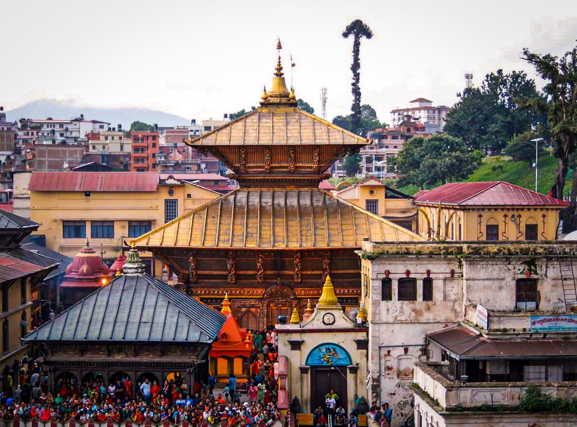साउनको पहिलो सोमबार, बिहानैदेखि शिवालयमा दर्शनार्थीको घुइँचो